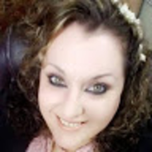 Profile Picture of Roya Yazdi (@yazdi61) on Poshmark