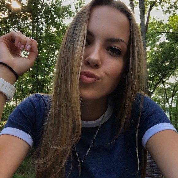 Profile Picture of Savannah Plaisted (@s_plaisted) on Poshmark