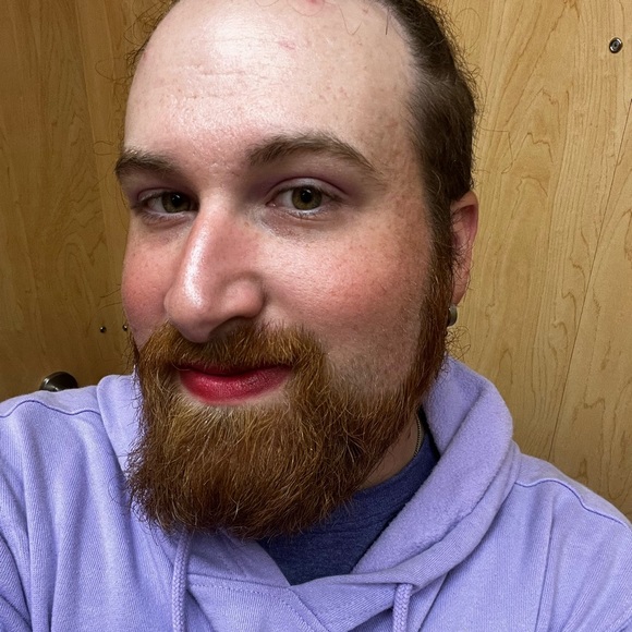 Profile Picture of Robert Hoffer (@madhatterxoxo) on Poshmark