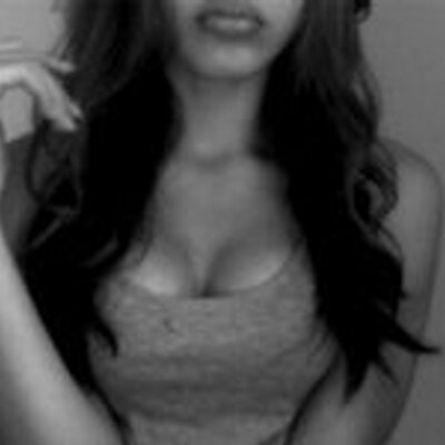 Profile Picture of Elena Schuster (@Moen__Glen_IV60) on Twitter