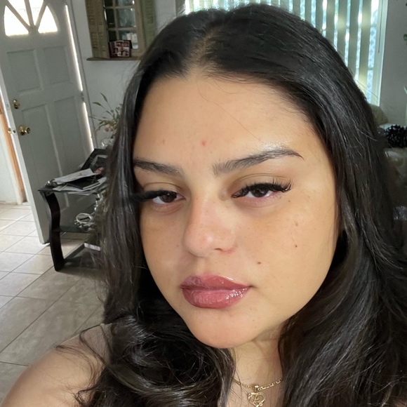 Profile Picture of Sarai Rodriguez (@rodriguezsx) on Poshmark