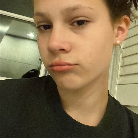 Profile Picture of Isabelle Collins (@isabellecoll258) on Poshmark