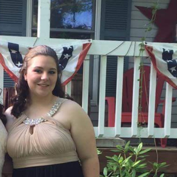 Profile Picture of Kristen Conklin (@loke62) on Poshmark