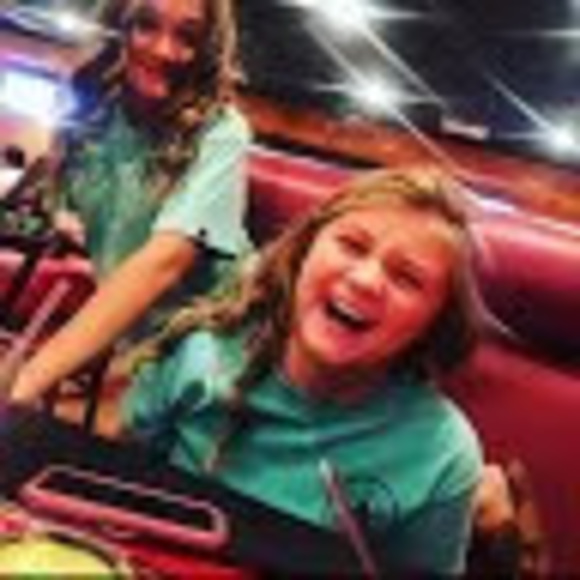 Addison Machala - Poshmark Profile Picture of Addison Machala (@addisonmachala) on Poshmark