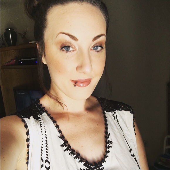 Profile Picture of Raven Patterson (@ravenkaylee) on Poshmark