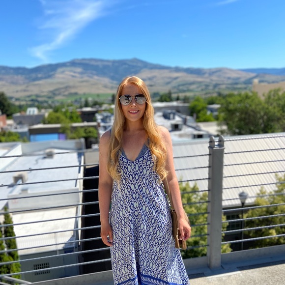 Profile Picture of Sarah Sharrard (@sarahsharrard) on Poshmark
