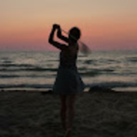 Profile Picture of Claudia Hughes (@claudias1closet) on Poshmark