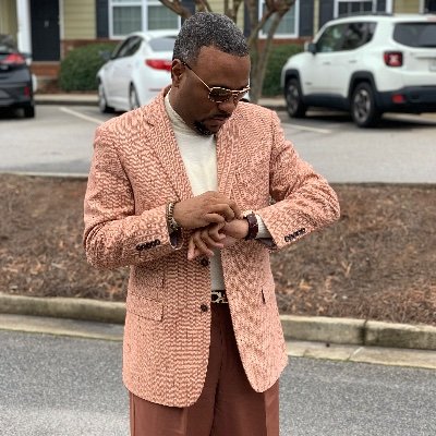 Profile Picture of Nicholas Whitlow (@iammrwhitlow) on Twitter