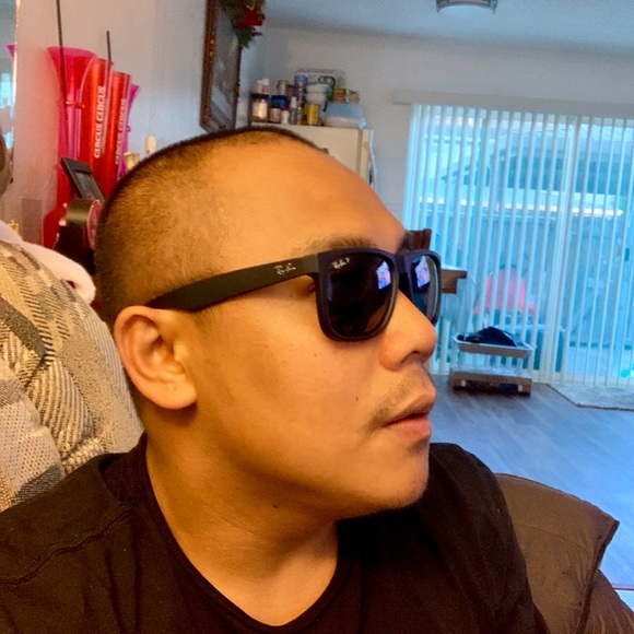 Profile Picture of Ralph Bagasol (@ralphbagasol) on Poshmark