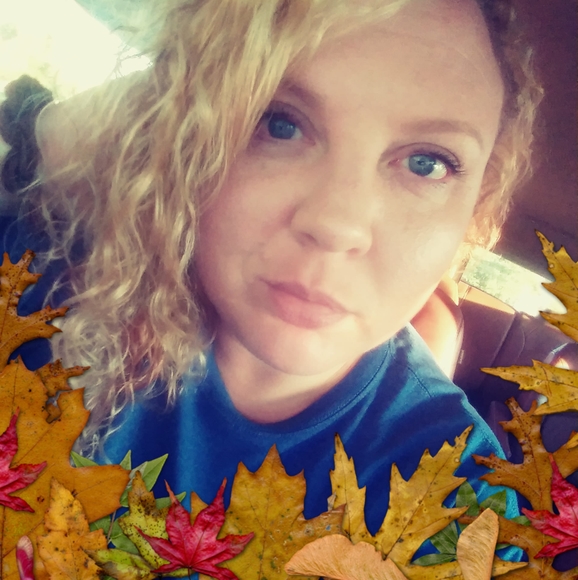 Profile Picture of Rachel Sitton (@thatchica) on Poshmark