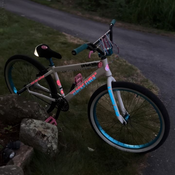Profile Picture of Matt can't wheelie for shi (@matthewsantos11) on Tiktok