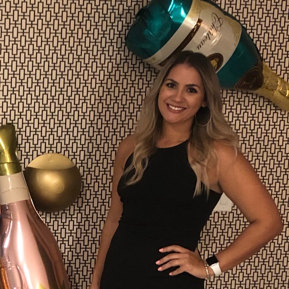 Profile Picture of Grethel Gonzalez (@grethelgonzalez) on Poshmark