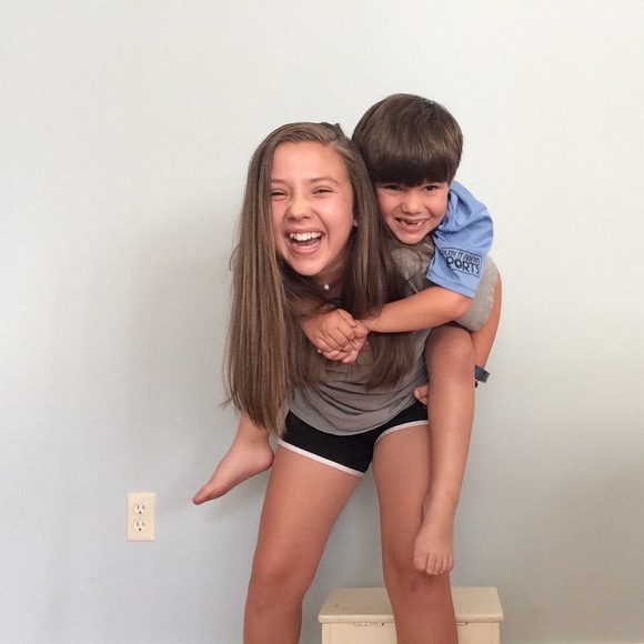 Profile Picture of Joe and liz Nause (@enause) on Poshmark