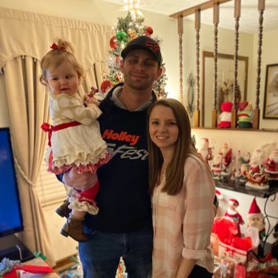 Profile Picture of Mariah Wilburn (@m_dawn12) on Twitter
