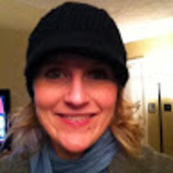 Profile Picture of Kathleen Devilbiss (@k_devilbiss) on Poshmark