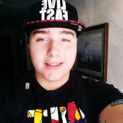 Tyler Stickle - Twitter Profile Picture of Tyler Stickle (@thebulldozer77) on Twitter