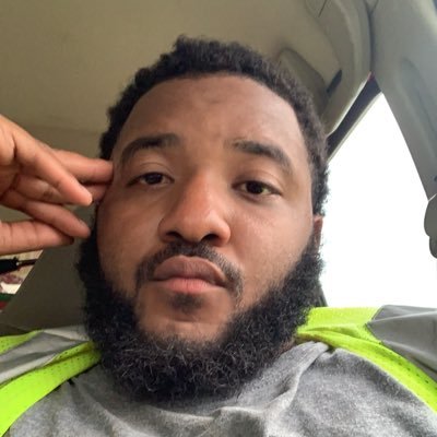 Profile Picture of Travis Booker (@Sniffbone664) on Twitter