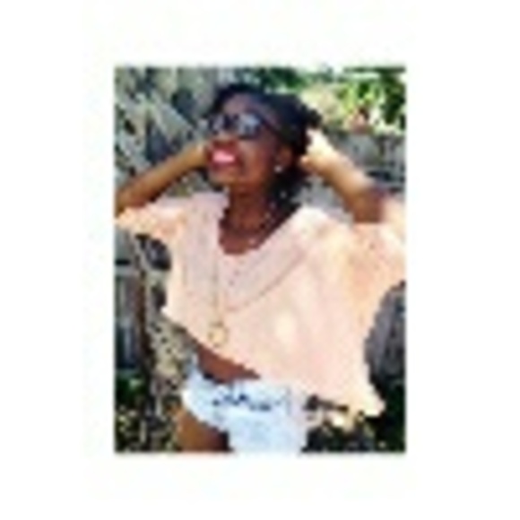 Profile Picture of Shekinah Smith (@shekinahh) on Poshmark