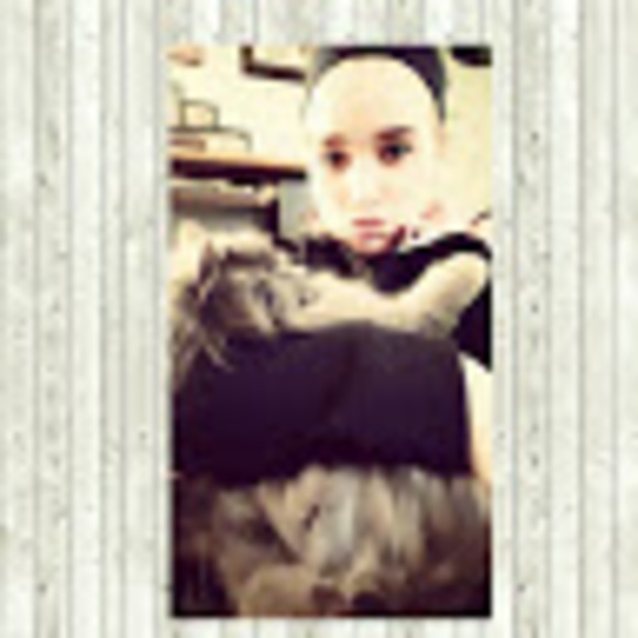 Profile Picture of Laura Dick (@lauradick101) on Poshmark