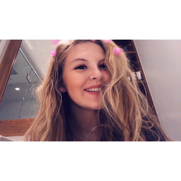 Profile Picture of Alicia Quattrocchi (@alicia203) on Poshmark