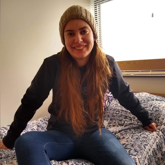 Profile Picture of Destiney Fiely (@destiney_fiely) on Poshmark