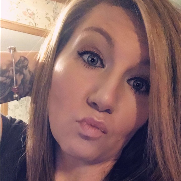 Profile Picture of Michelle Mcgee (@chelle305854) on Poshmark