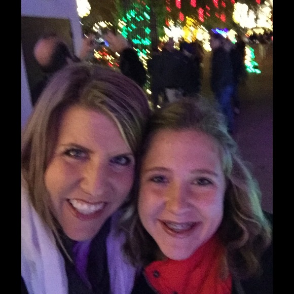 Julie Hoyler - Poshmark Profile Picture of Julie Hoyler (@jkhoyler) on Poshmark