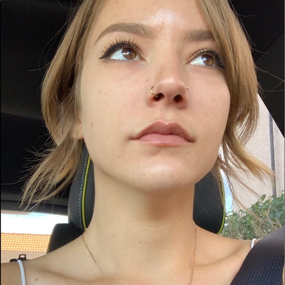 Profile Picture of Jessica Baal (@jessicabaal) on Poshmark