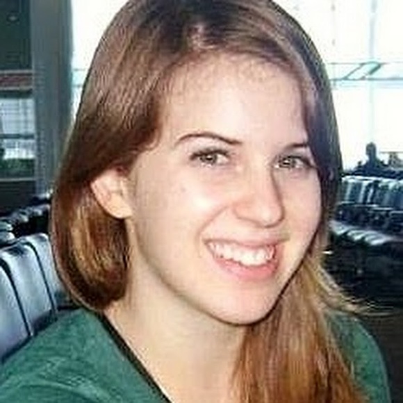 Profile Picture of Caitlin Duff (@caitlinduff) on Poshmark