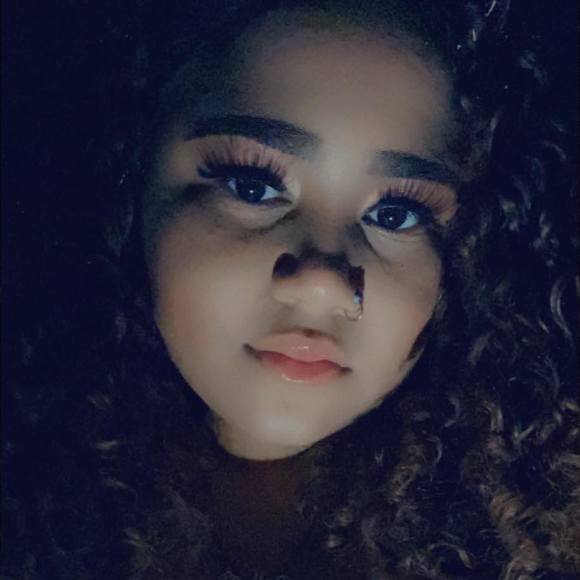 Profile Picture of Brianna Archie (@briannaarchie) on Poshmark