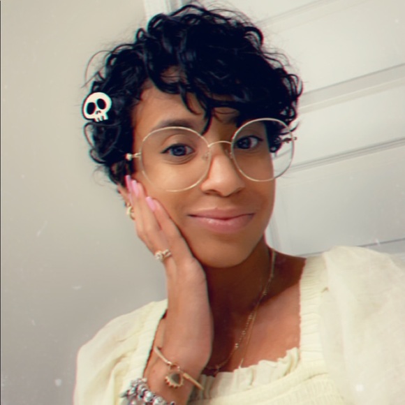 Profile Picture of Pamela Alvarez (@palvarez1996) on Poshmark