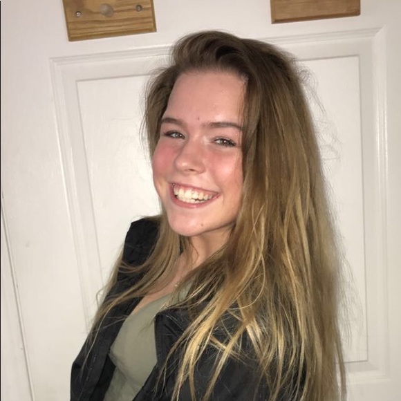 Profile Picture of Rachael Lukens (@rachael_lukens) on Poshmark