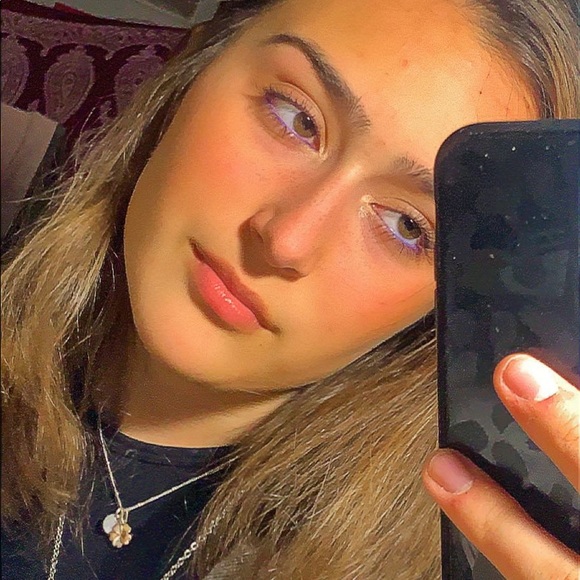 Profile Picture of Leah Karlan (@lkarlan) on Poshmark