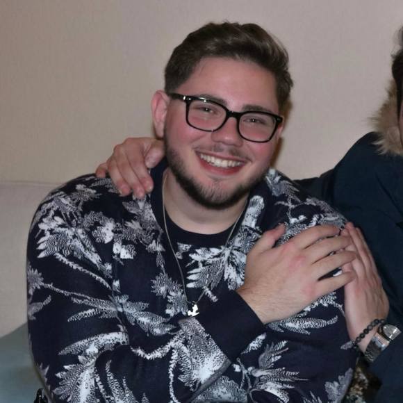 Profile Picture of Veken Atamian (@vekenatamian) on Poshmark