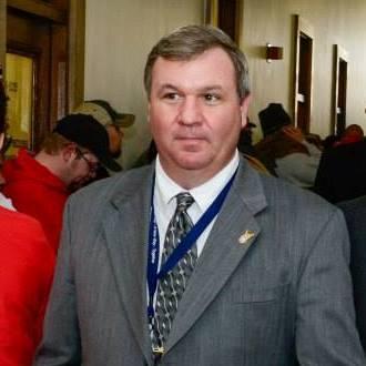 Profile Picture of Chuck Parker (@cparker132) on Twitter