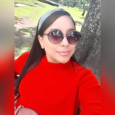 Profile Picture of Julia De Hoyos (@JULIDEMAR) on Twitter