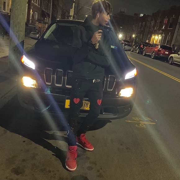 Profile Picture of Cee Drilla (@ceedrilla) on Poshmark