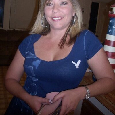 Profile Picture of Jennifer Hutson (@riverjenn_99) on Twitter