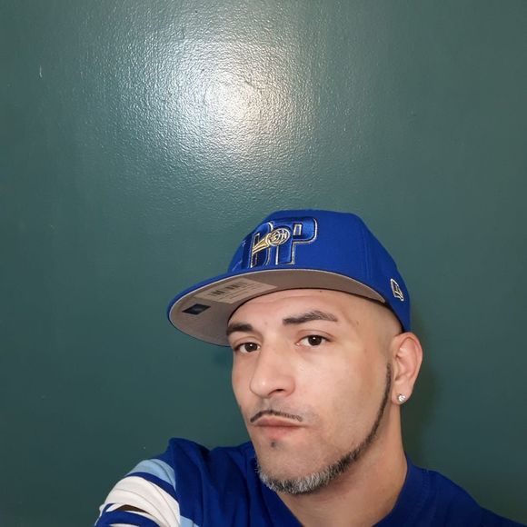 Profile Picture of Jason Huntley (@jason052083) on Poshmark