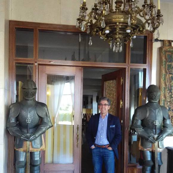 Profile Picture of Julio Anton (@juliograna) on Poshmark