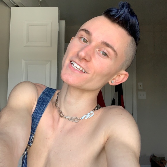 Profile Picture of Danny Diamond (@diamonddanny) on Poshmark