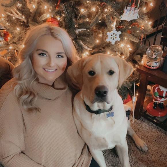 Profile Picture of Haley Bryan (@hbryan0423) on Poshmark