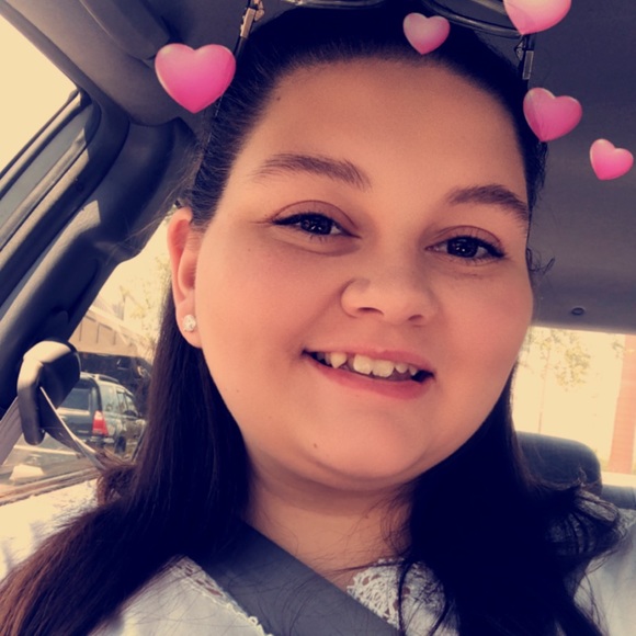 Profile Picture of Caitlin Hobbs (@caitlin_hobbs) on Poshmark
