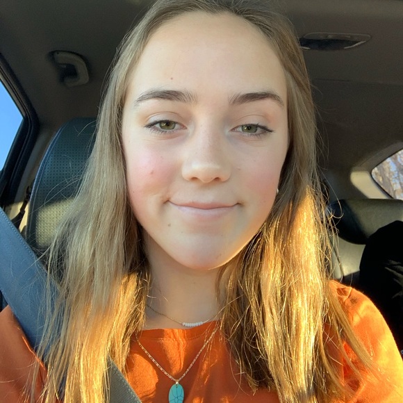 Profile Picture of Abby Labounty (@abby_labounty) on Poshmark