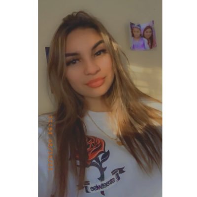 Profile Picture of Cecilia Esparza (@ceciliaaesparza) on Twitter