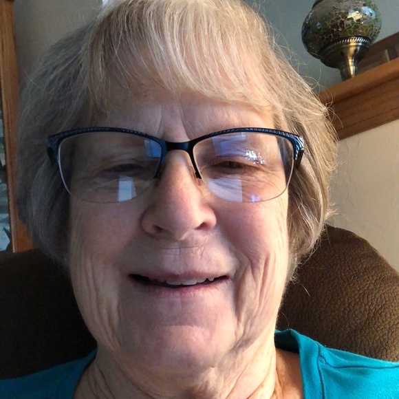 Profile Picture of Frances Vincent (@francine123z) on Poshmark