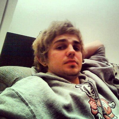 Profile Picture of Mitchell Curry (@SoulSurfer112) on Twitter