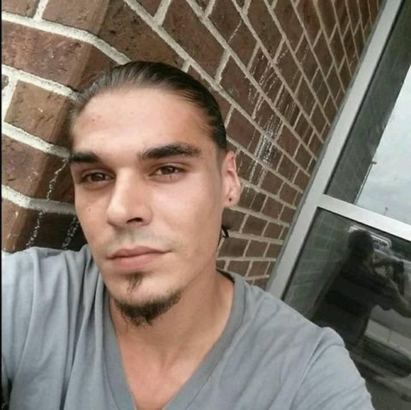 Profile Picture of Doug Van (@doug_van) on Poshmark