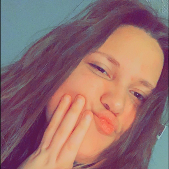 Profile Picture of Billijo Dewell (@billijodewell) on Poshmark