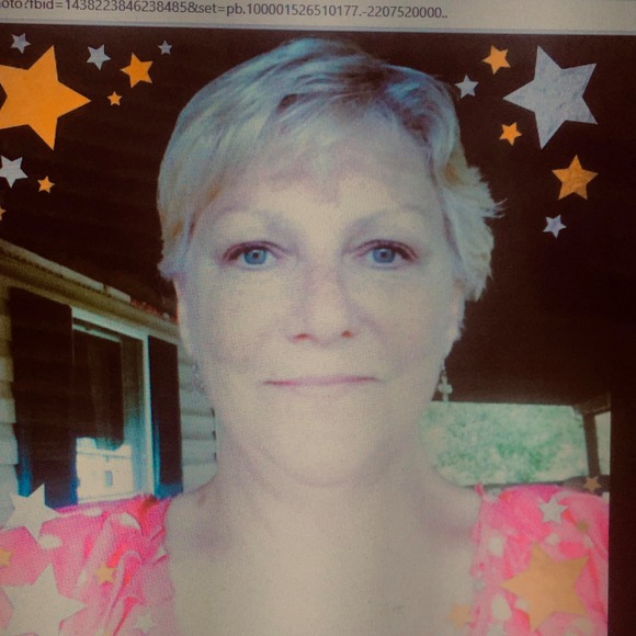 Profile Picture of Carolyn Bass (@carolynbass459) on Poshmark